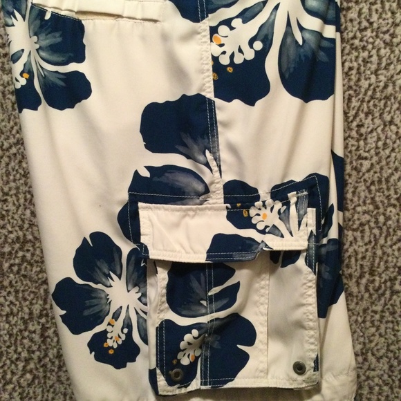 Hollister Swim Shorts - Picture 3 of 7